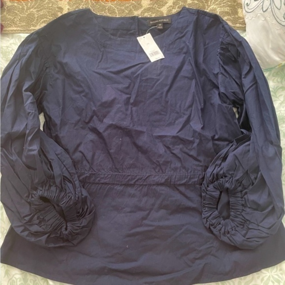 NWT - Banana Republic Women’s Puffy Sleeve Top Blouse (Navy Blue / XS)